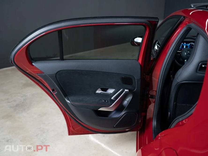 Mercedes-Benz A 250 e AMG Line