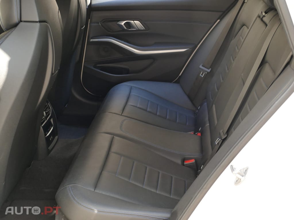 BMW 320 e Touring Pack M Auto
