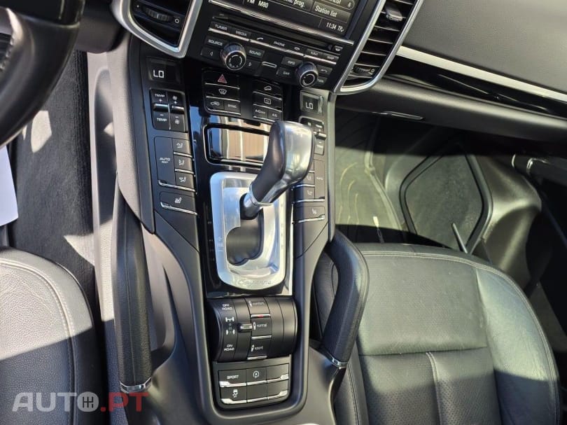 Porsche Cayenne Platinum Edition