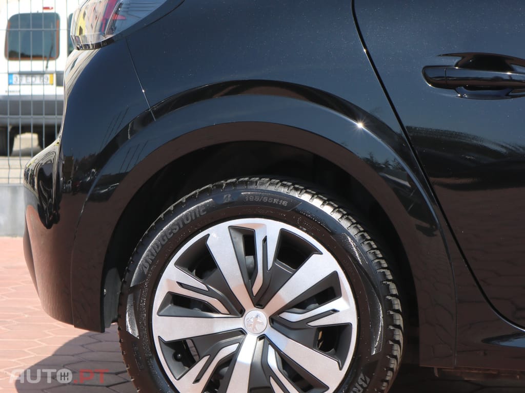 Peugeot E-208 Active Pack
