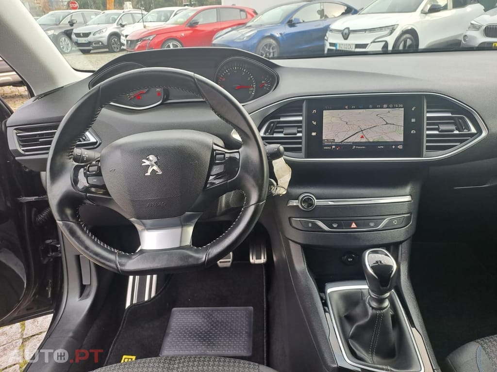Peugeot 308 1.2 PureTech Allure J17