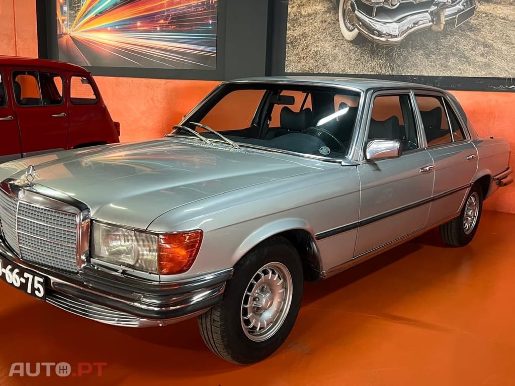 Mercedes-Benz 280 SE limousine