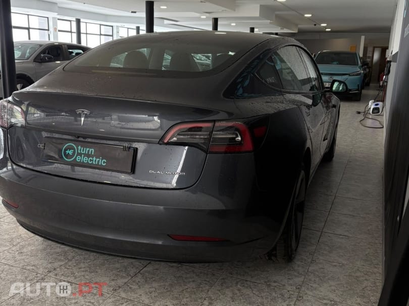 Tesla Model 3 Long Range AWD Dual Motor — fotografia 8