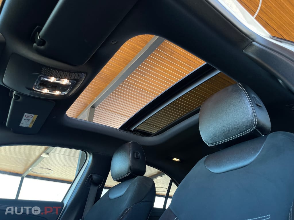 Mercedes-Benz A 250 e AMG Line