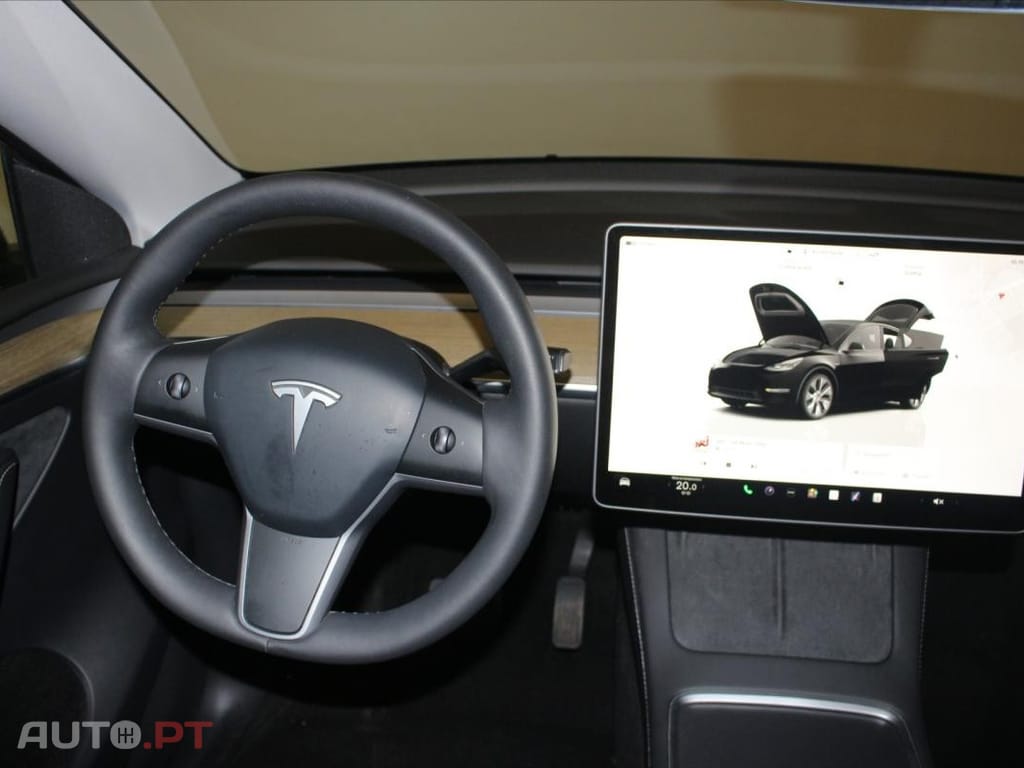 Tesla Model Y StandardRWD