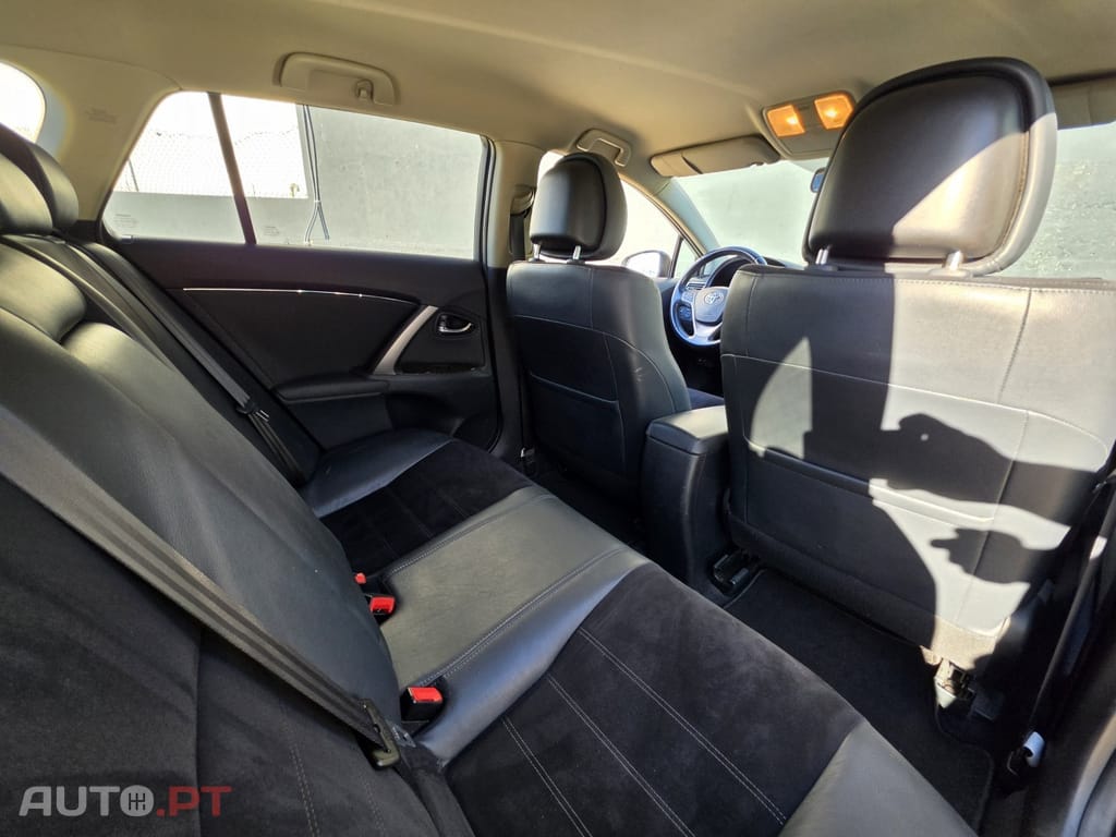 Toyota Avensis 2.0 D-4D Luxury+GPS