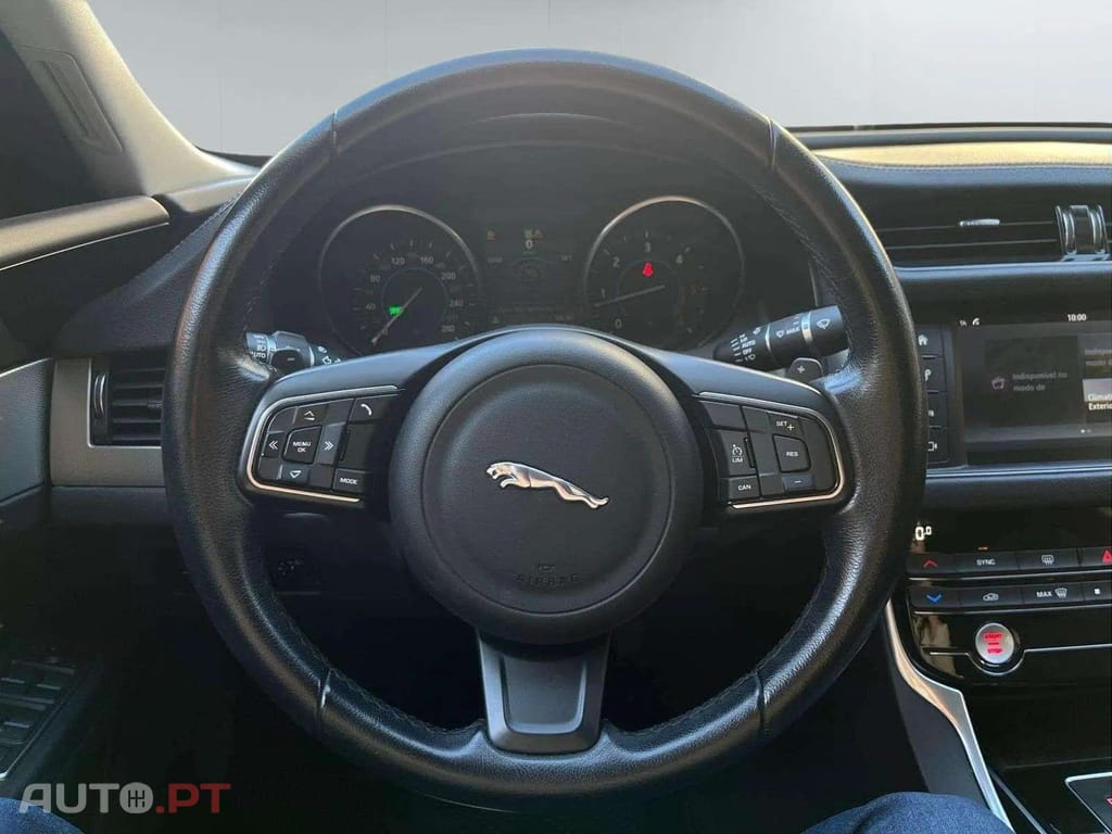 Jaguar XF 2.0d PRESTIGE