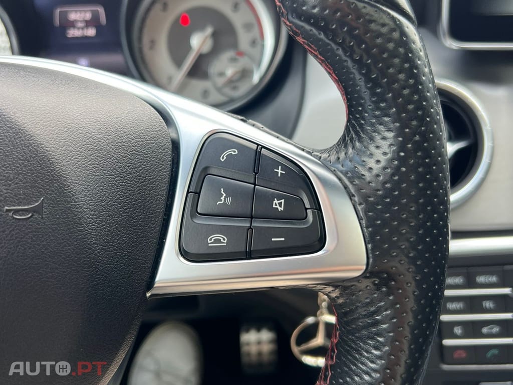 Mercedes-Benz CLA 200 CDi AMG Line