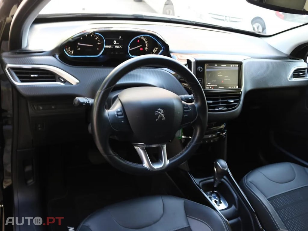 Peugeot 2008 1.2 PureTech Allure EAT6