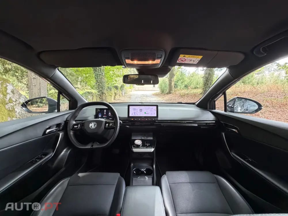 MG MG4 77 kWh Extended Range Luxury