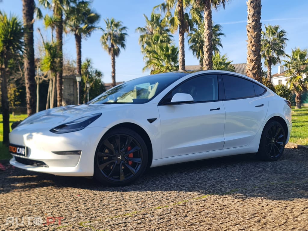 Tesla Model 3 Long-Range Dual Motor AWD