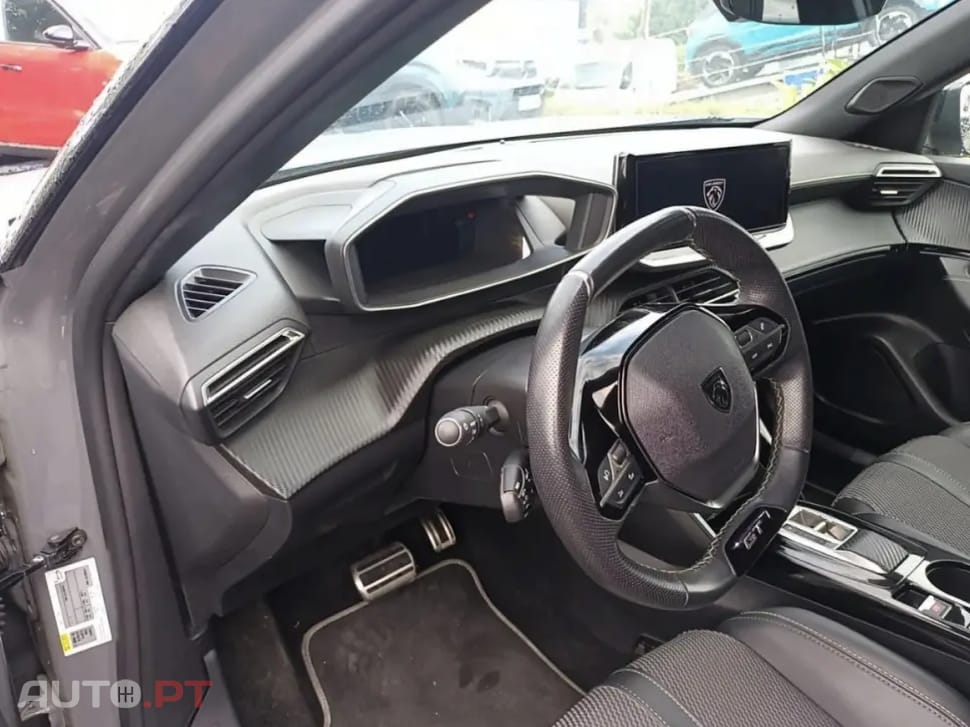 Peugeot E-2008 50 kWh GT