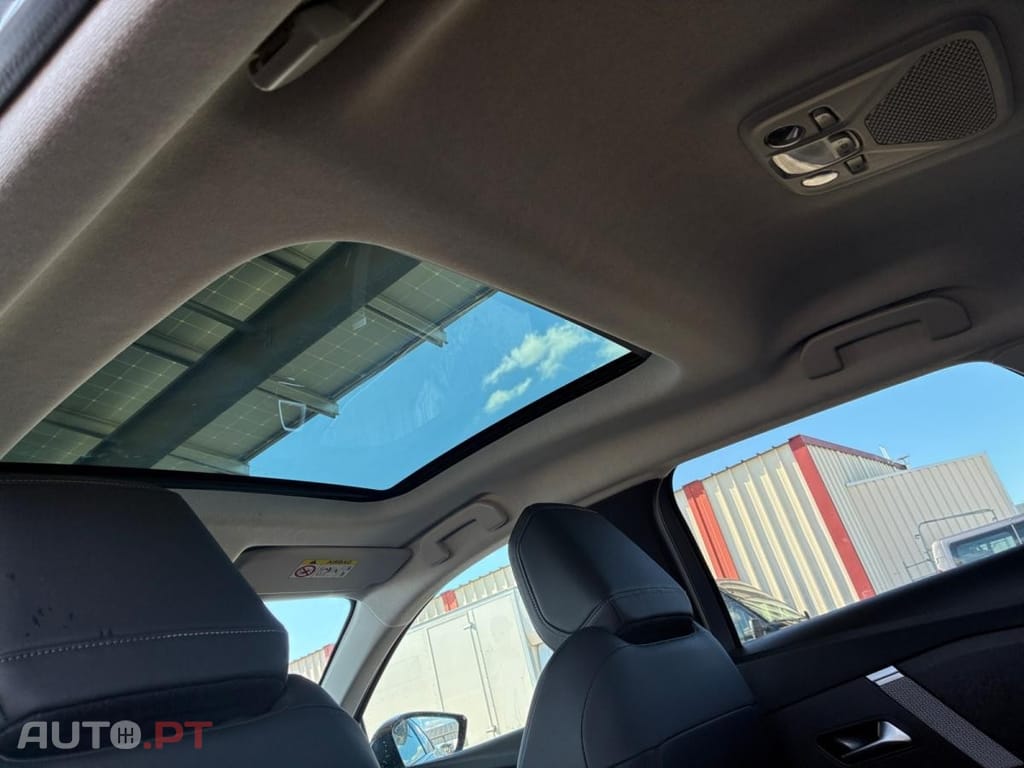Citroen C4 X 1.2 PureTech Shine Pack EAT8