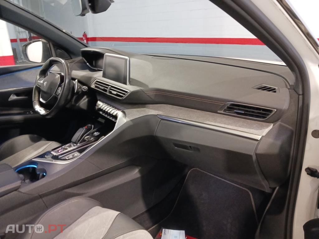 Peugeot 3008 1.6 Hybrid4 GT e-EAT8