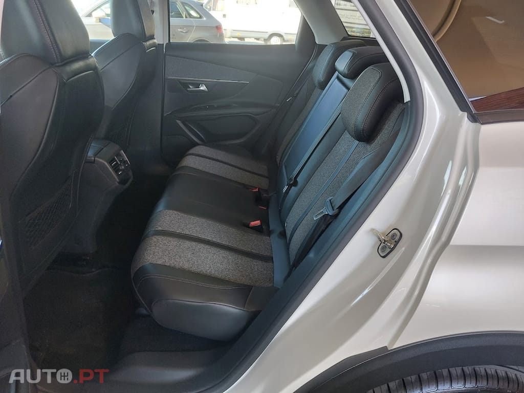 Peugeot 3008 1.5 BlueHDi Allure