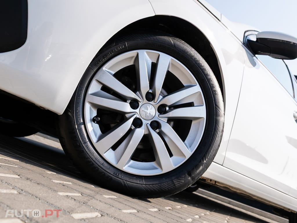 Peugeot 308 1.5 BlueHDi Business Line