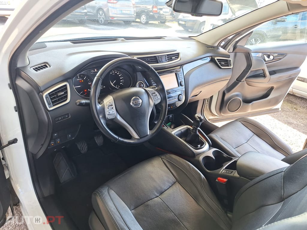 Nissan Qashqai 1.5 dCi Tekna Premium 17 Pack S Pele Preta