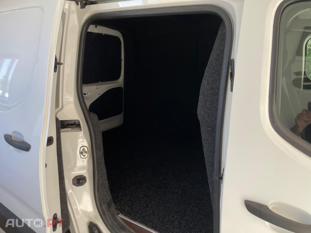 Citroën Berlingo 1.6 BlueHDi L1 — fotografia 27