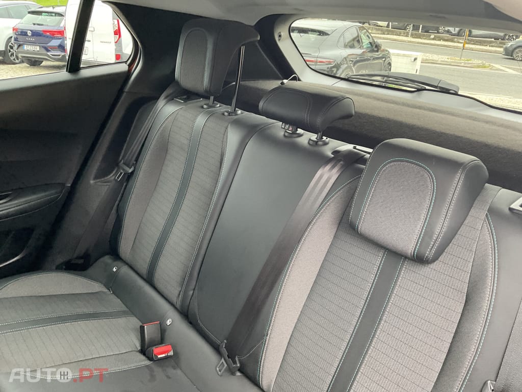 Peugeot 2008 1.5 BlueHDi Allure