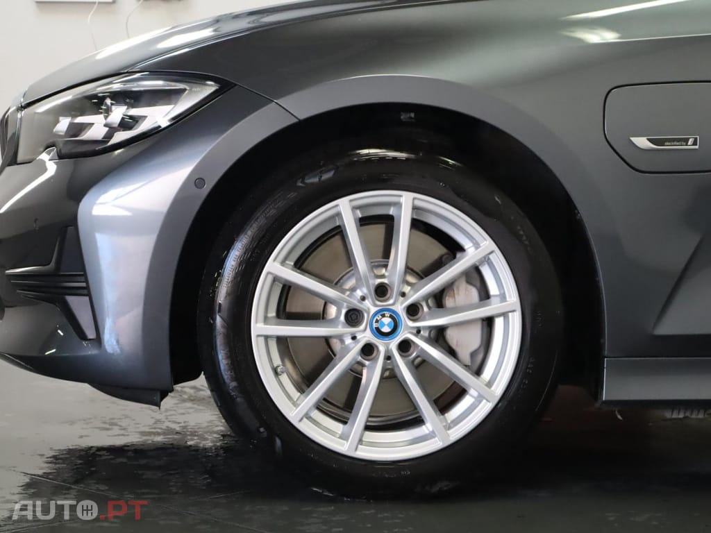 BMW 330 e Auto Corporate Edition