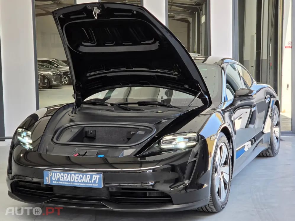 Porsche Taycan 4