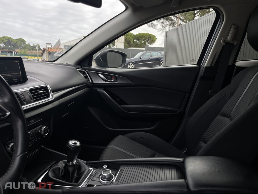 Mazda 3 1.5 Sky-D Excellence Navi