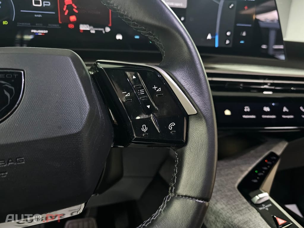 Peugeot 5008 1.2 Hybrid Allure e-DCS6