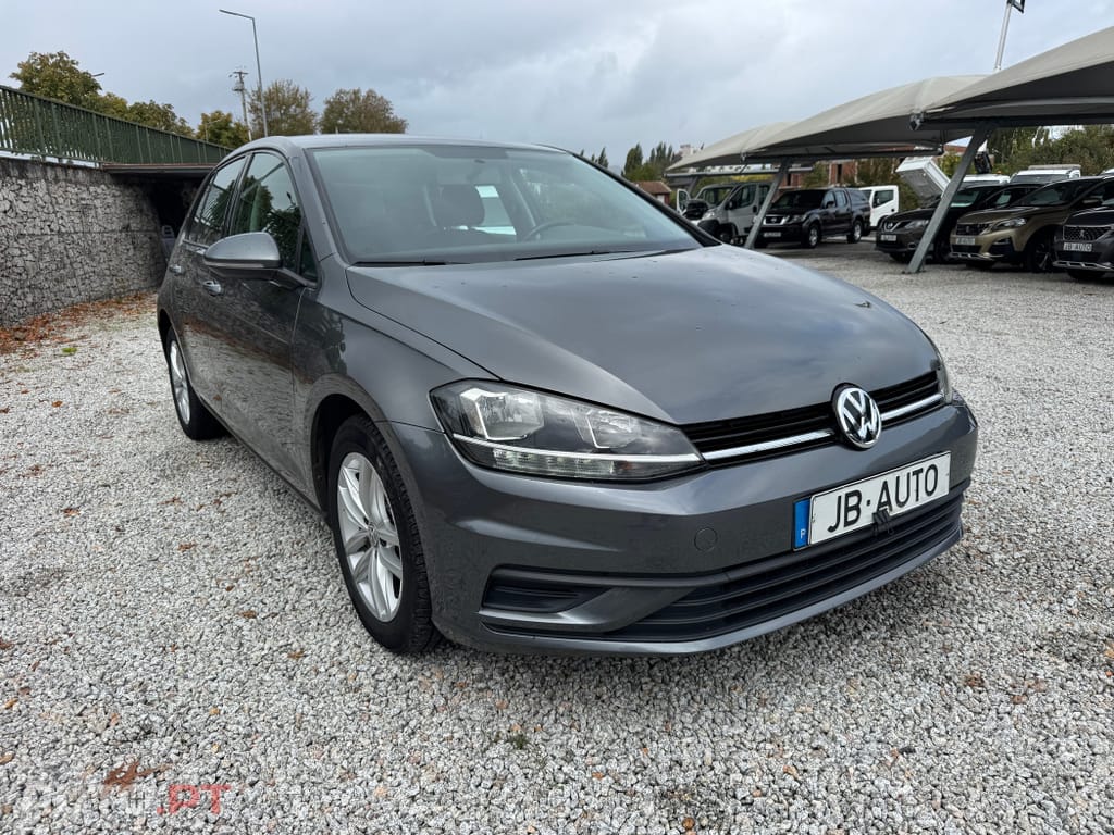 Volkswagen Golf 1.6 TDI Confortline