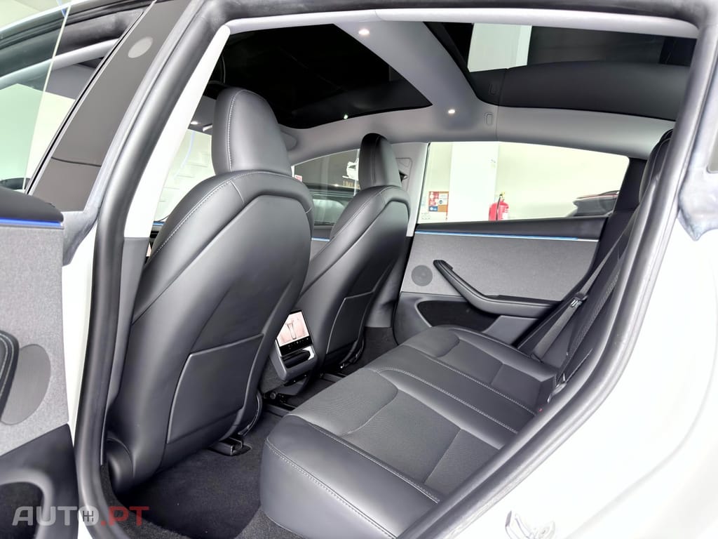 Tesla Model 3 Tração Traseira