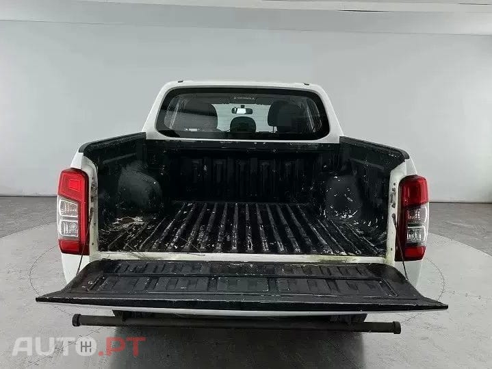 Mitsubishi L200 2.3 DI-D Strakar Space Cab Intense 4WD