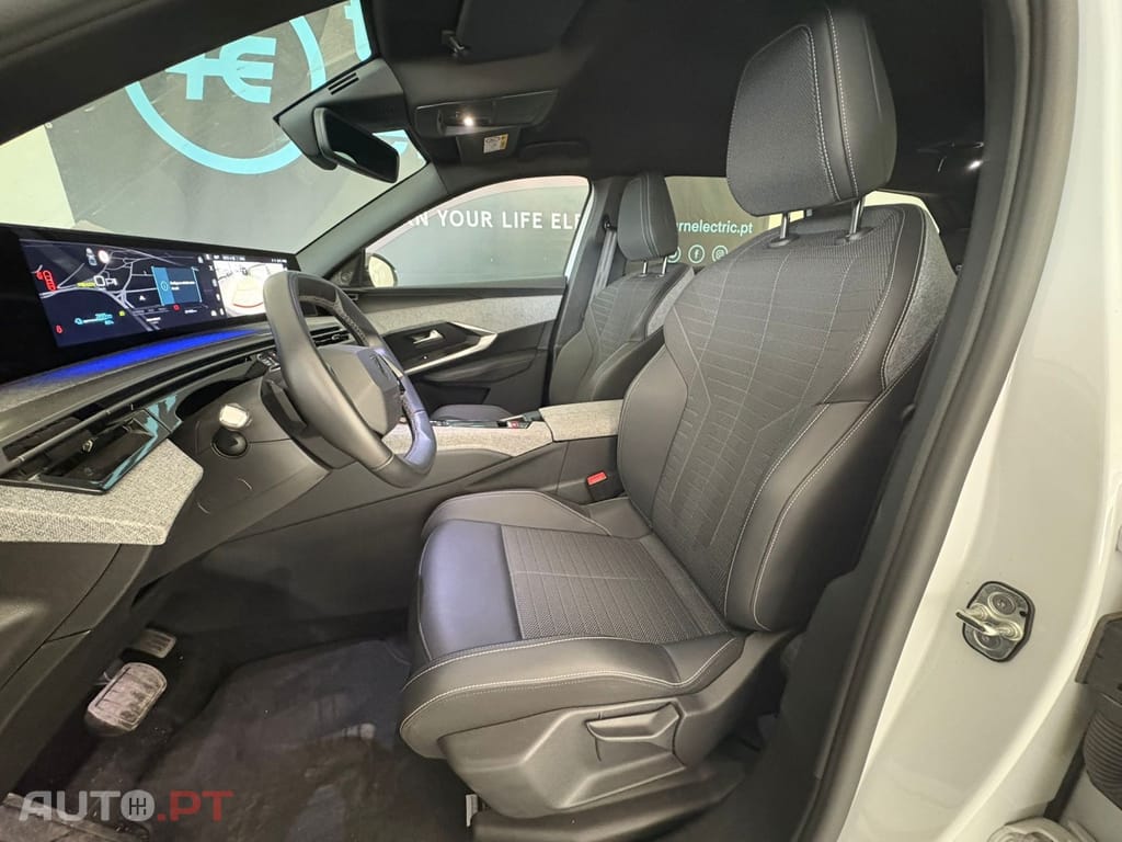 Peugeot E-5008 73 kWh Allure