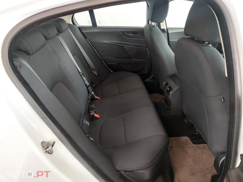 Jaguar XE 2.0 D Prestige