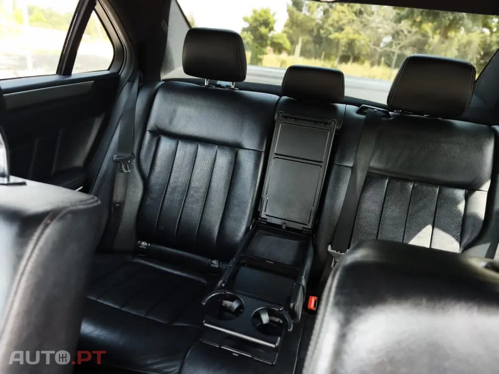 Mercedes-Benz E 220 CDI DPF BlueEFFICIENCY 7G-TRONIC Avantgarde