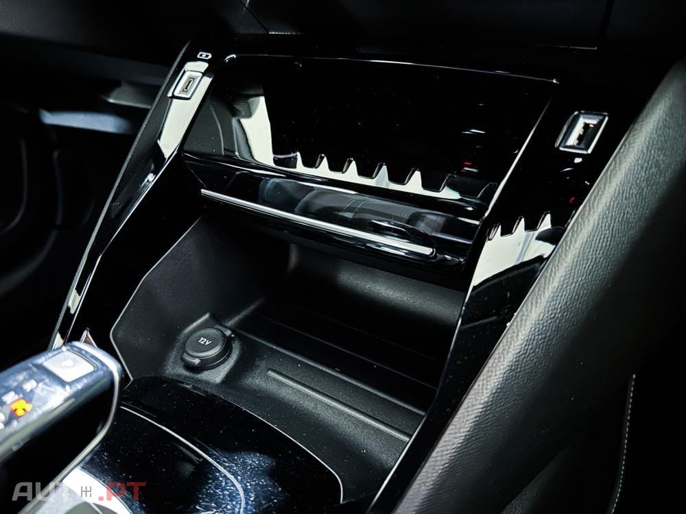 Peugeot E-208 50 kWh GT Pack