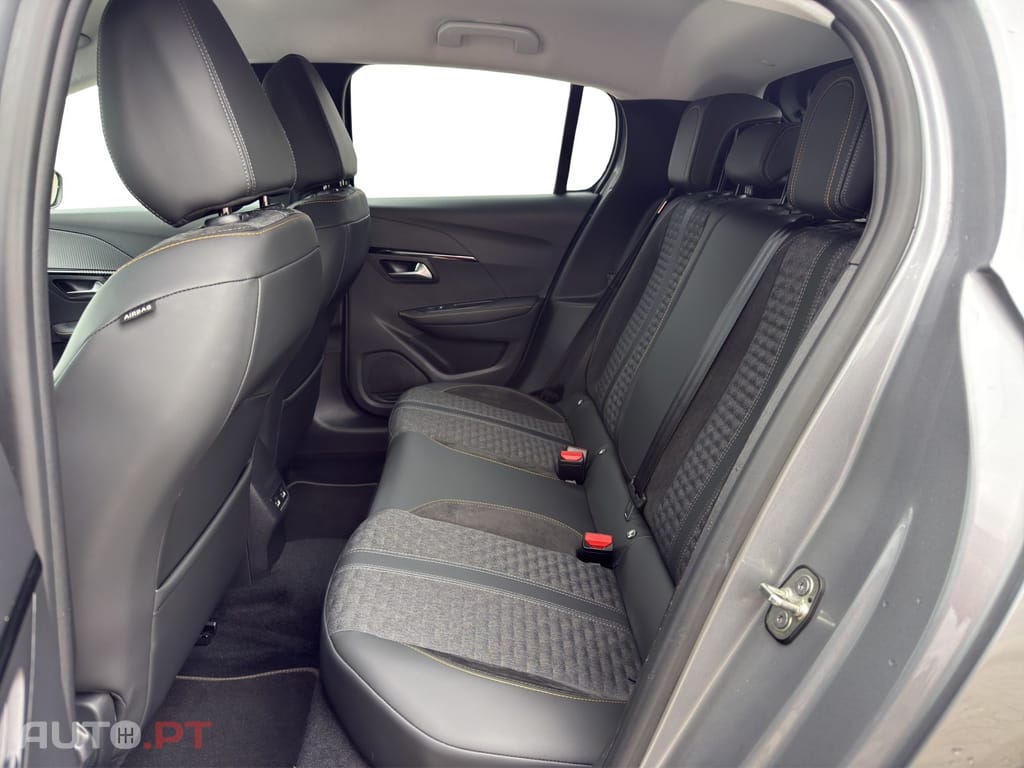 Peugeot E-208 50 kWh Edition