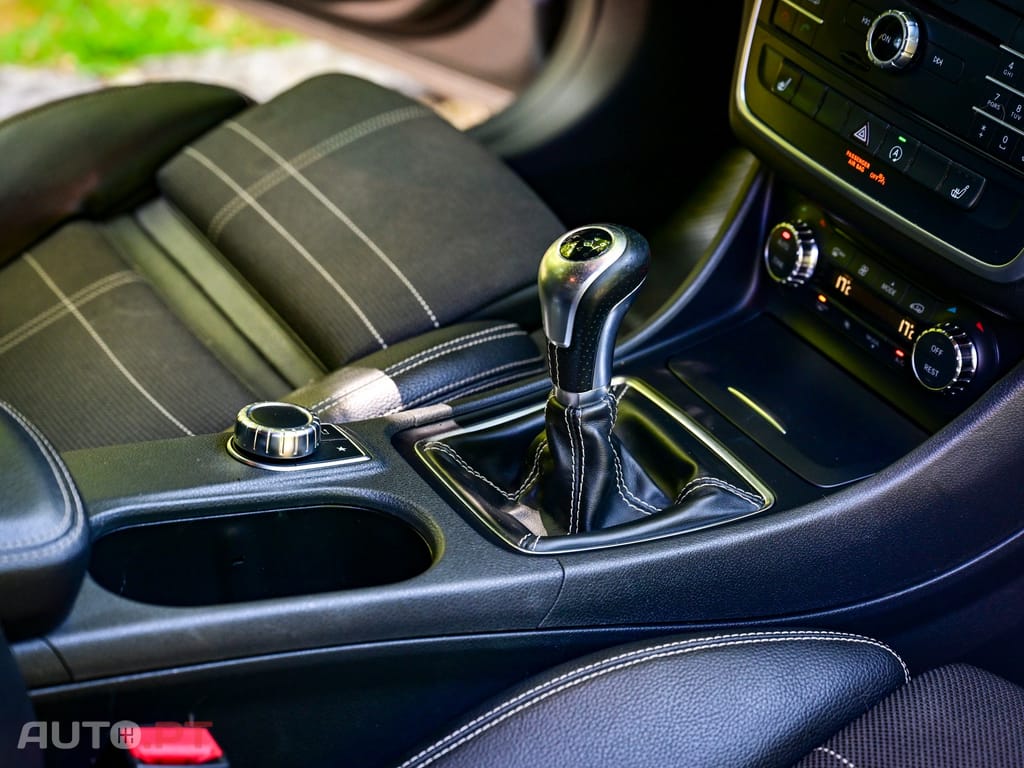 Mercedes-Benz CLA 180 Shooting Brake d BlueEFFICIENCY Edition