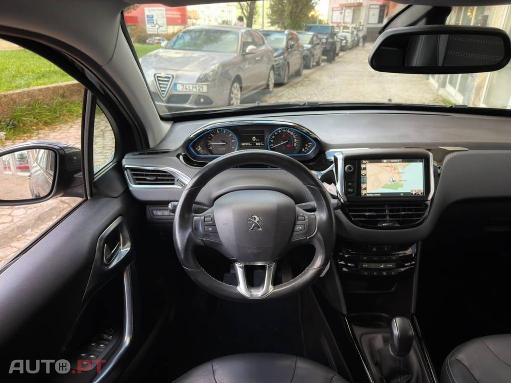 Peugeot 2008 1.2 PureTech Allure