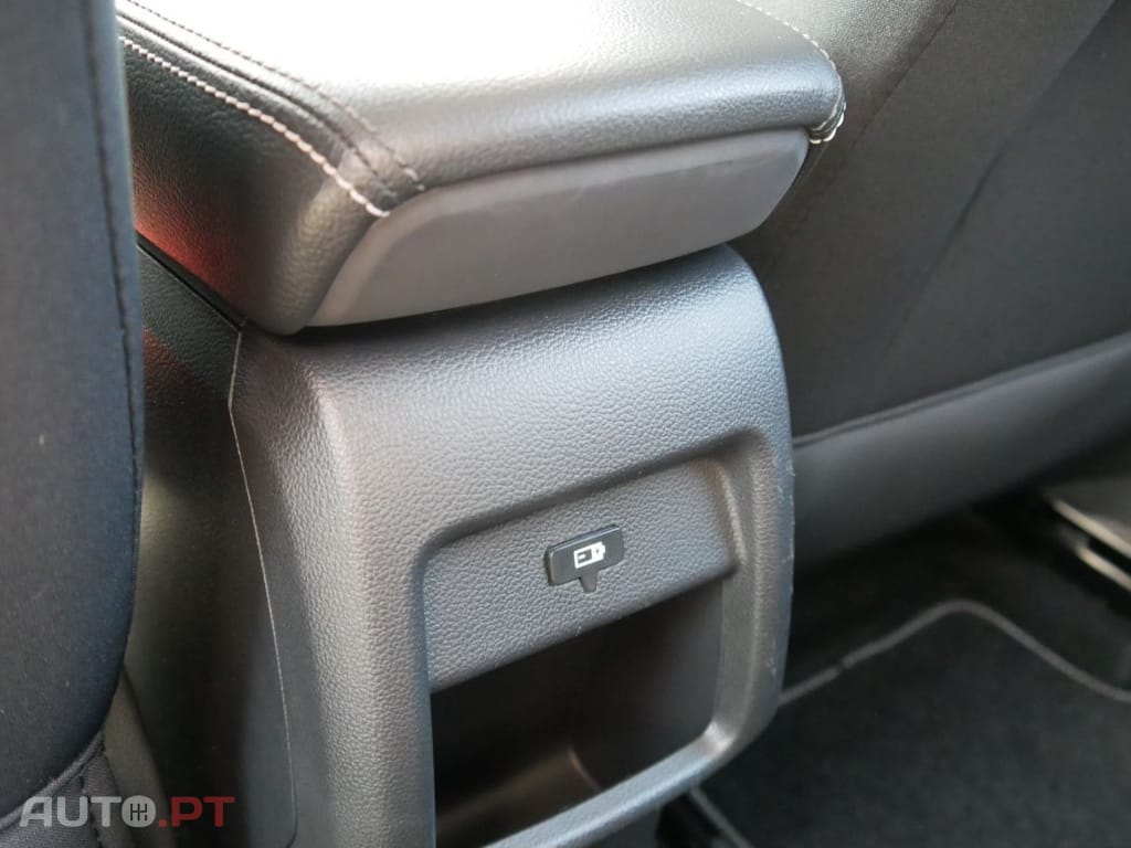 MG ZS I.V.A DEDUTÍVEL EV Comfort Navi LED 