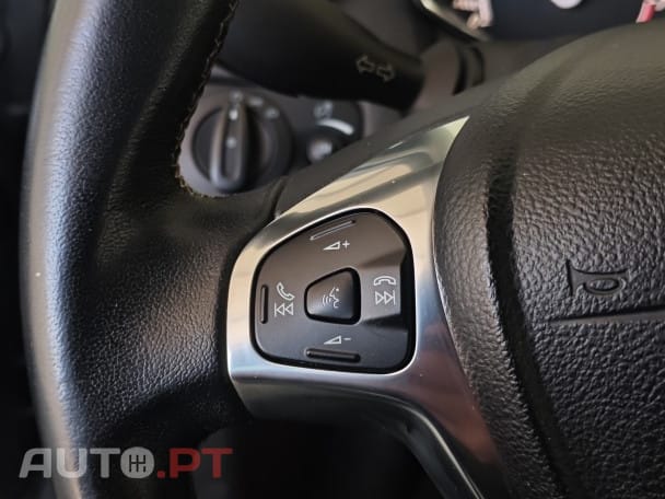 Ford Fiesta 1.0 T EcoBoost Titanium