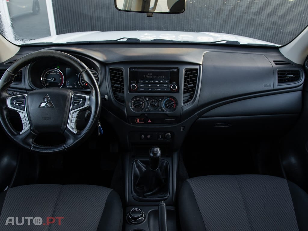 Mitsubishi L200 2.3 DI-D CD Invite 4WD