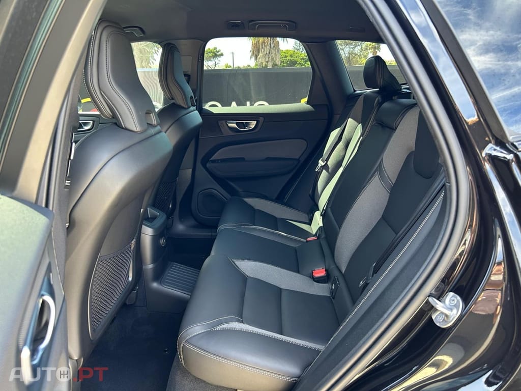 Volvo XC60 2.0 T6 PHEV Black Edition AWD