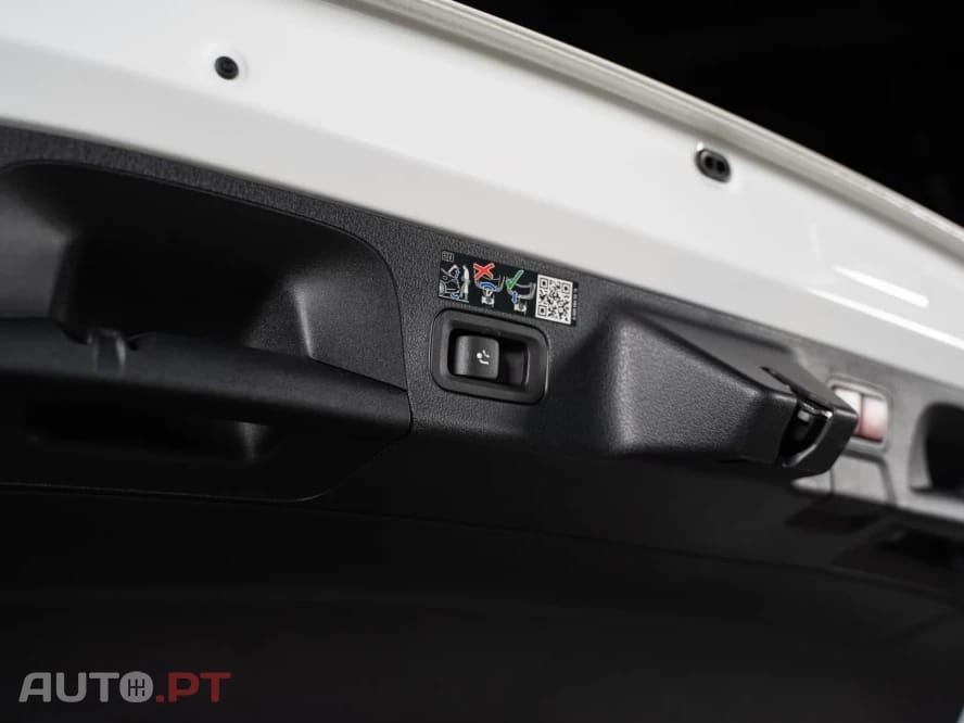 Mercedes-Benz CLA 250 e Shooting Brake AMG Line