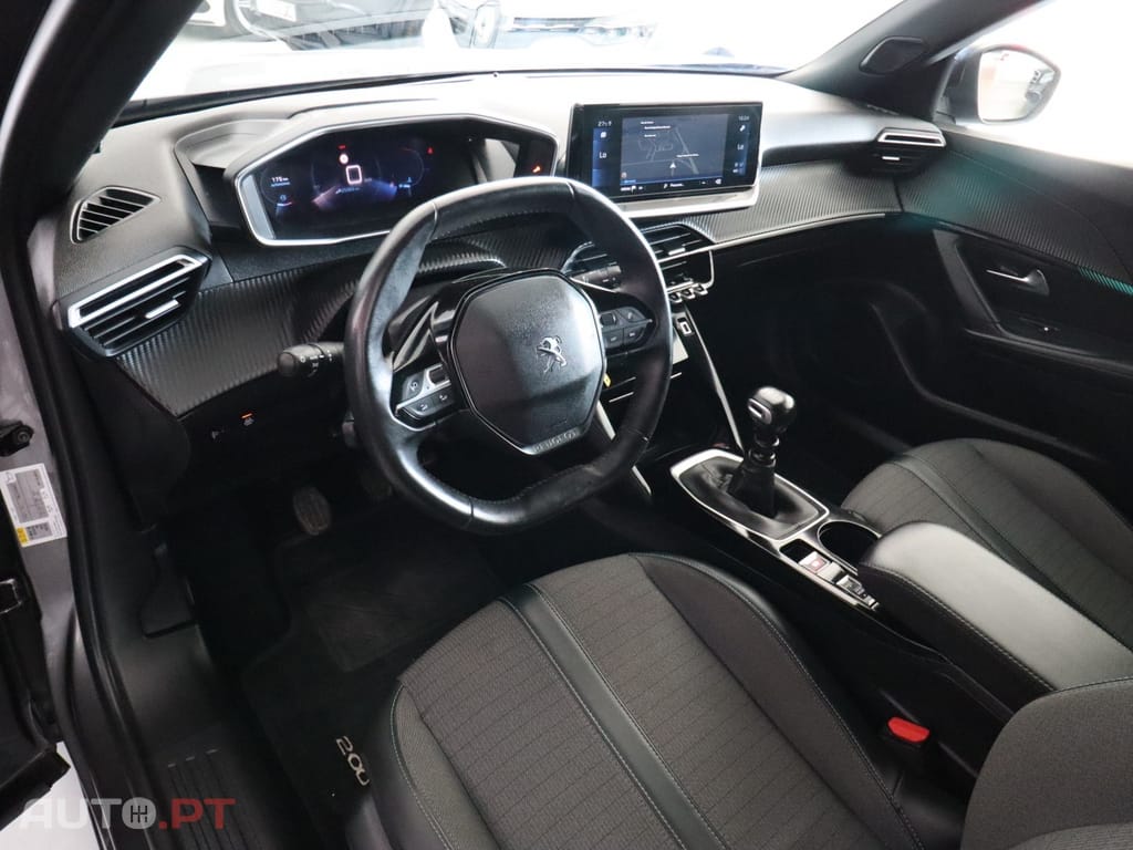 Peugeot 2008 1.2 PureTech Allure