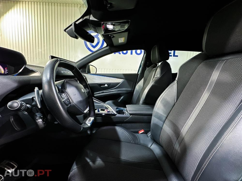 Peugeot 5008 Hybrid 136 e-DSC GT