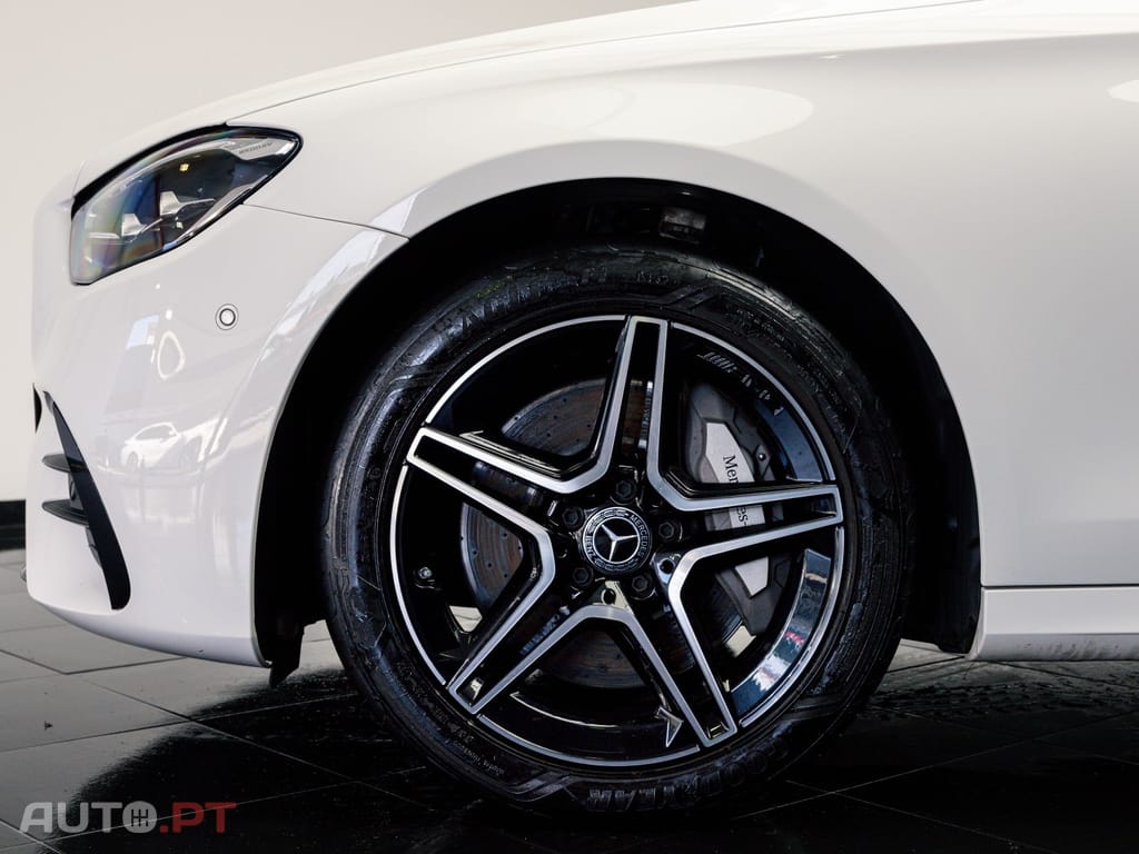 Mercedes-Benz E 300 de 9G-TRONIC AMG Line
