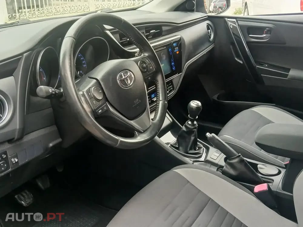 Toyota Auris Touring Sports 1.4 D-4D Exclusive+Navi