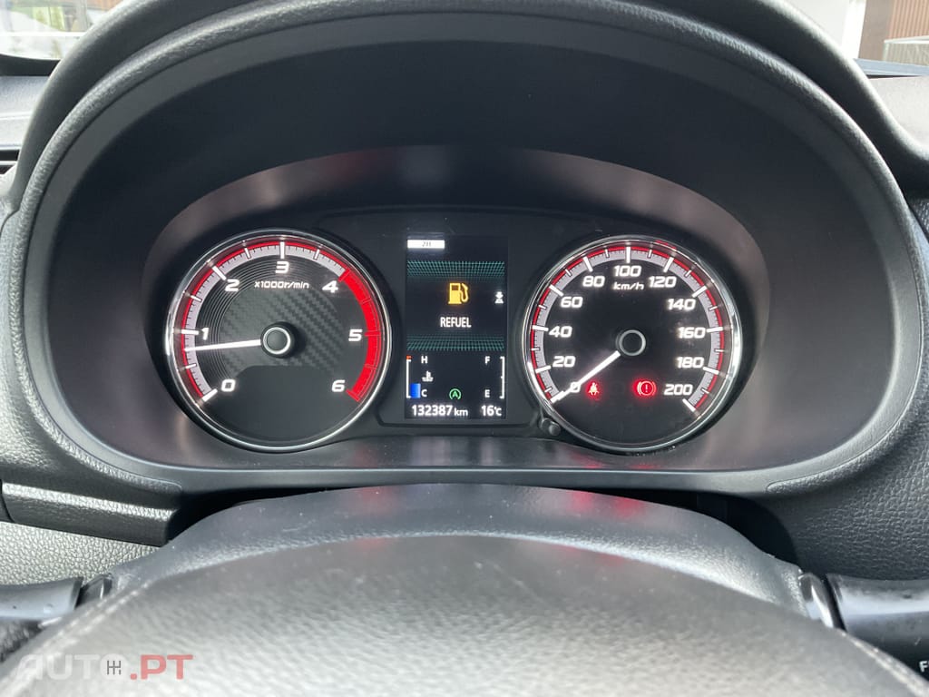 Mitsubishi L200 2.3 DI-D CD Invite Strakar Look 4WD