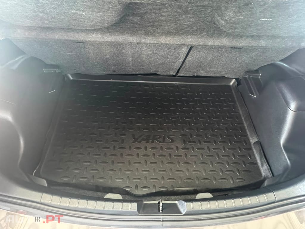 Toyota Yaris 1.0 VVT-I CONFORT