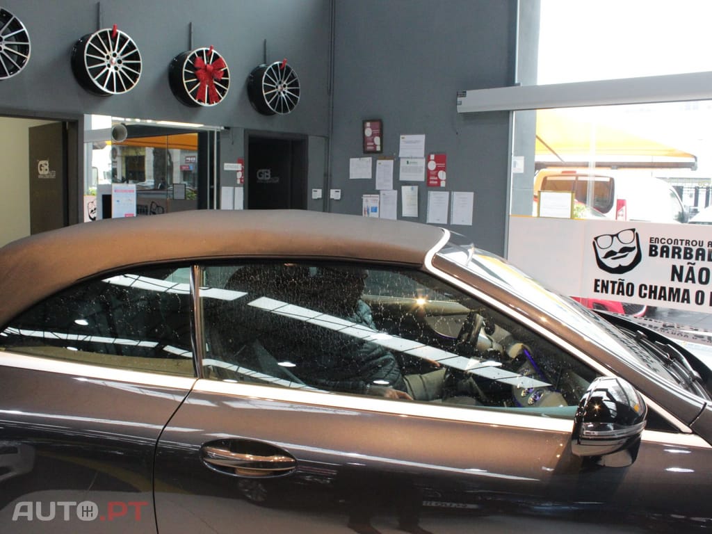 Mercedes-Benz E 220 AMG LINE