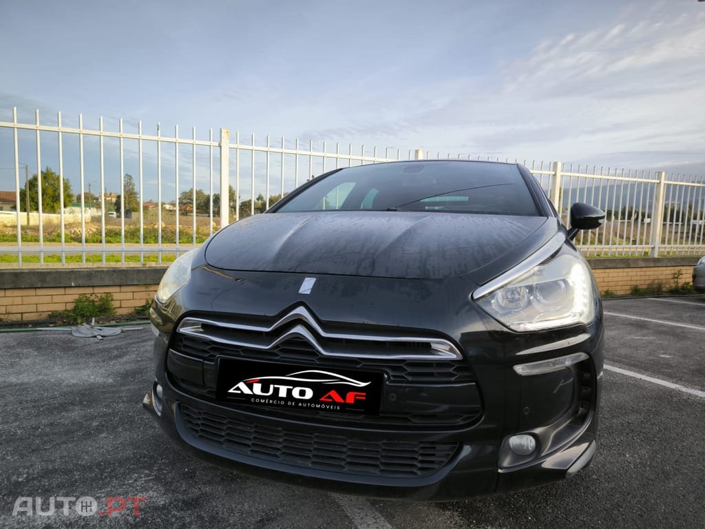 Citroen DS5 2.0 HDi Hy4 So Chic CMP6 88g